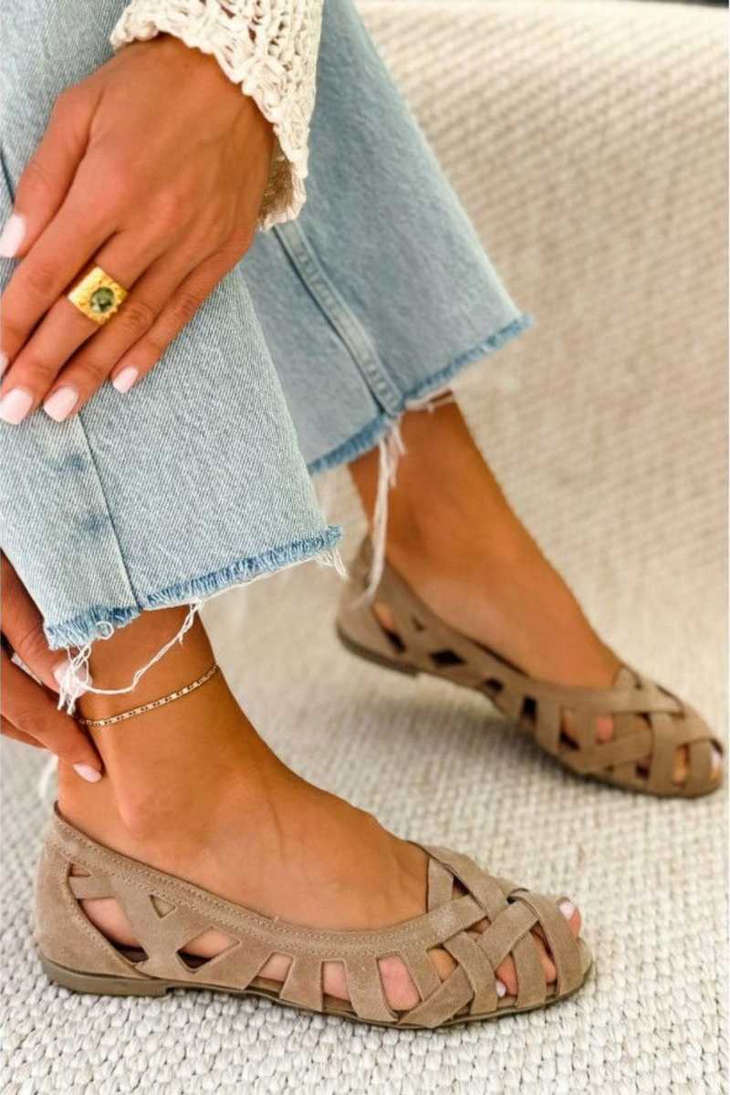 Open-toe Flat Sandals with Interwoven Fabric