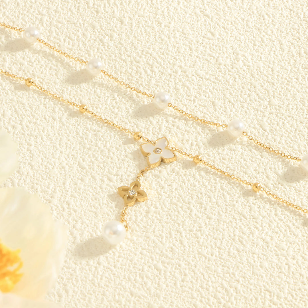 Clover Pearl Necklace