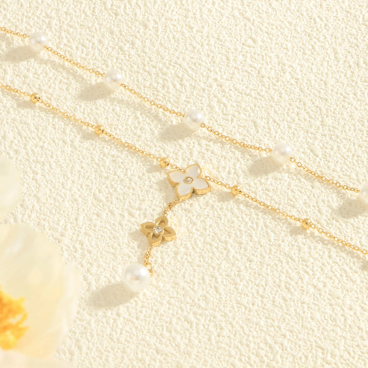 Clover Pearl Necklace